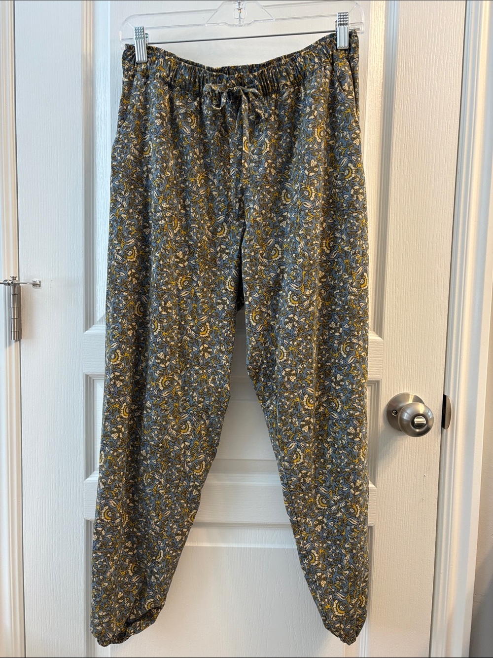 Toad&Co Gray and Yellow Floral Drawstring Track Pants